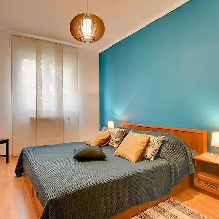 Apartments Delia מדולין