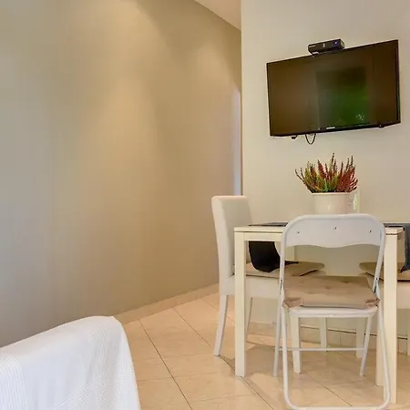 Apartments Delia מדולין