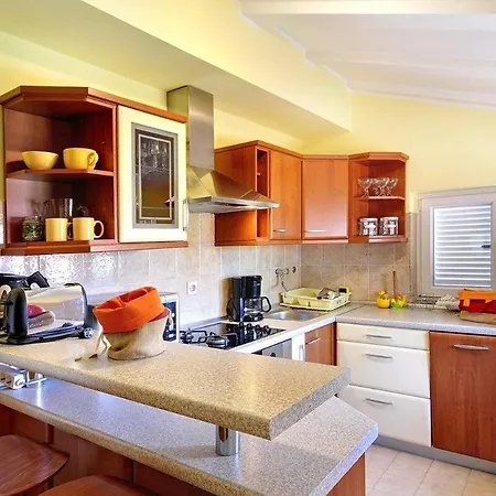 Apartments Delia * מדולין