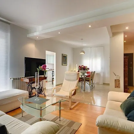 Apartments Delia דירה מדולין