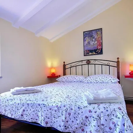 Apartments Delia דירה מדולין