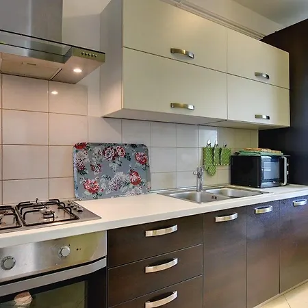 Apartments Delia מדולין