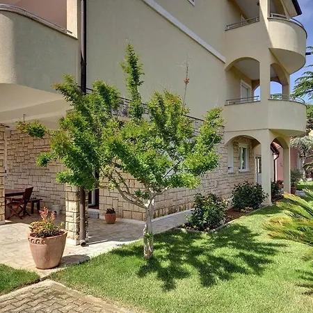 דירה Apartments Delia *